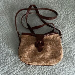 Elegant Tan Woven Crossbody Bag